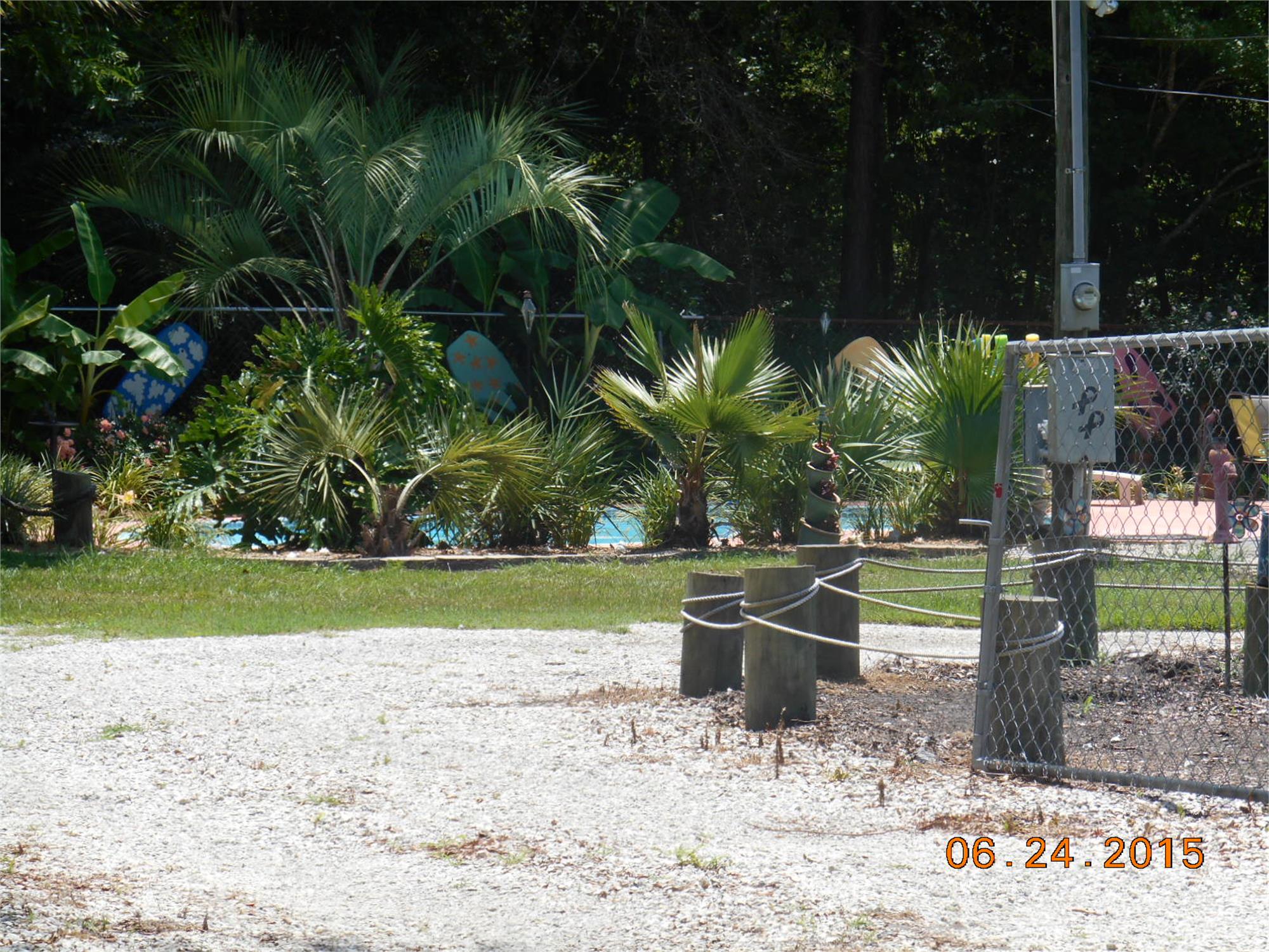 1106 Alabama St, Darien, GA 31305-8748