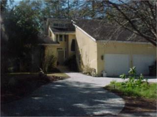 200 Youngwood Dr, St Simons Island, GA 31522-1931