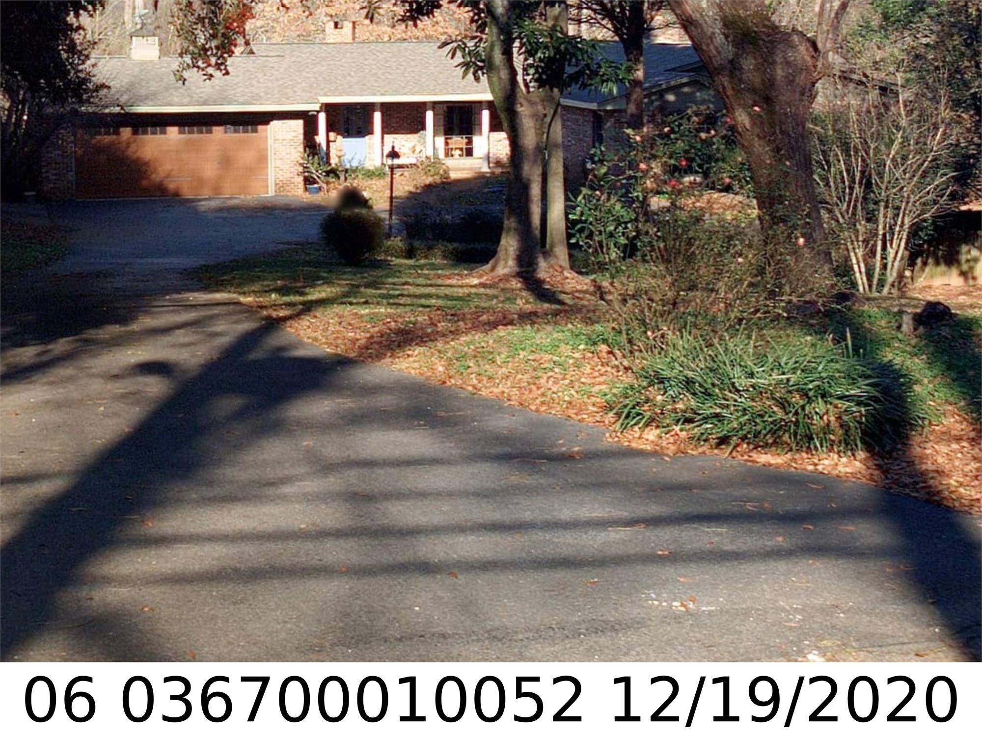 9705 Roberts Dr, Atlanta, GA 30350-2057