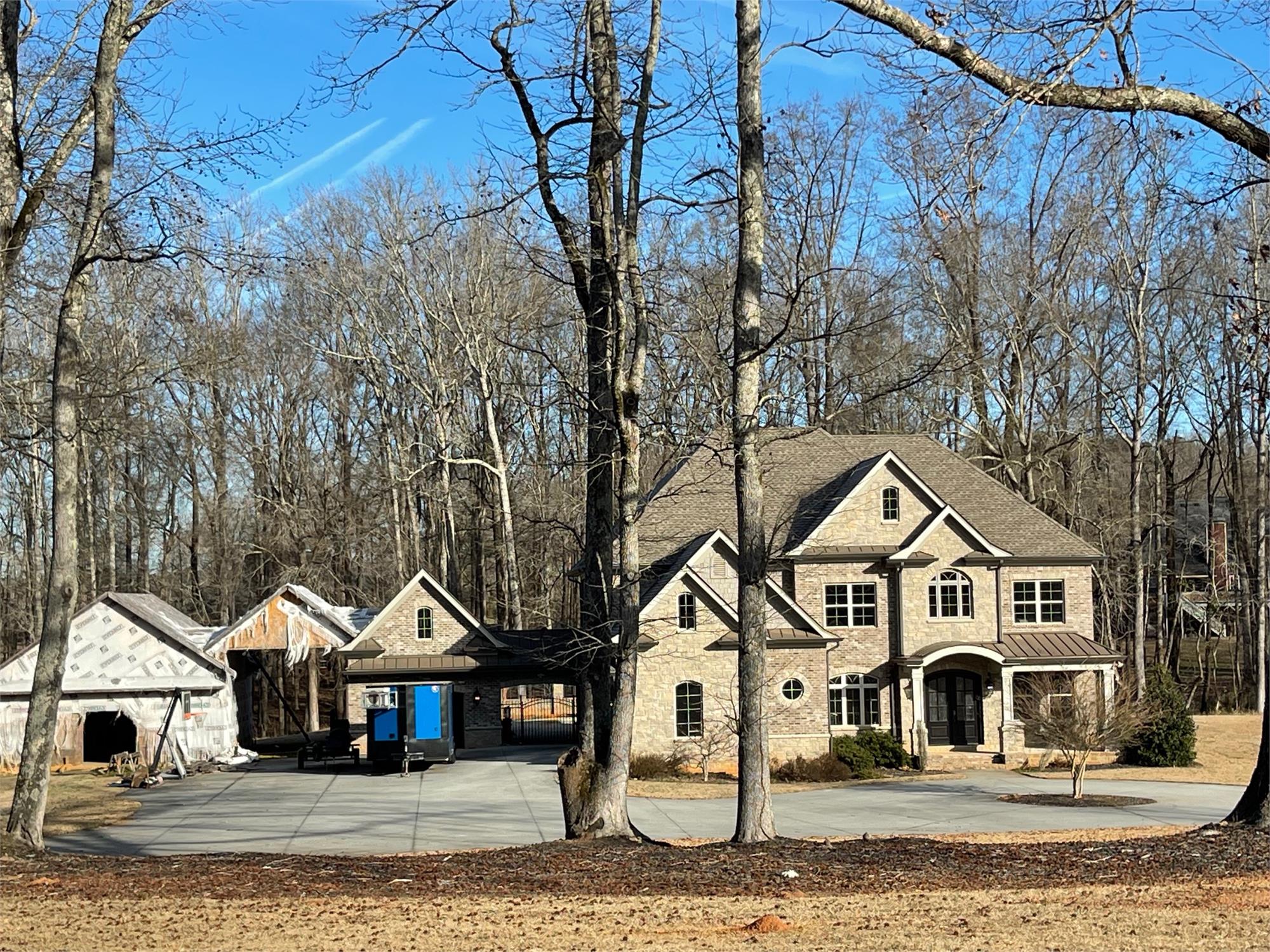 220 River Meadow Ln, Social Circle, GA 30025-5800
