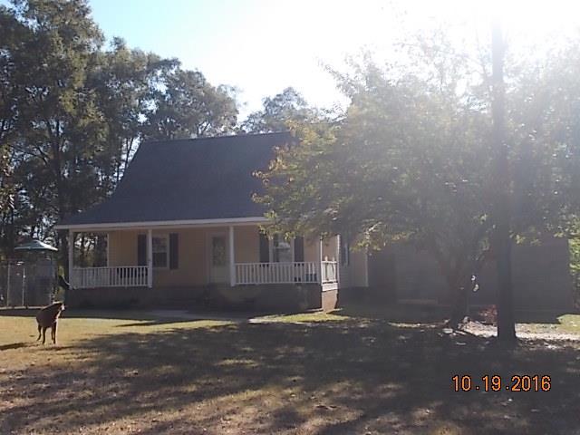 50 Carey St, Bowman, GA 30624-2000