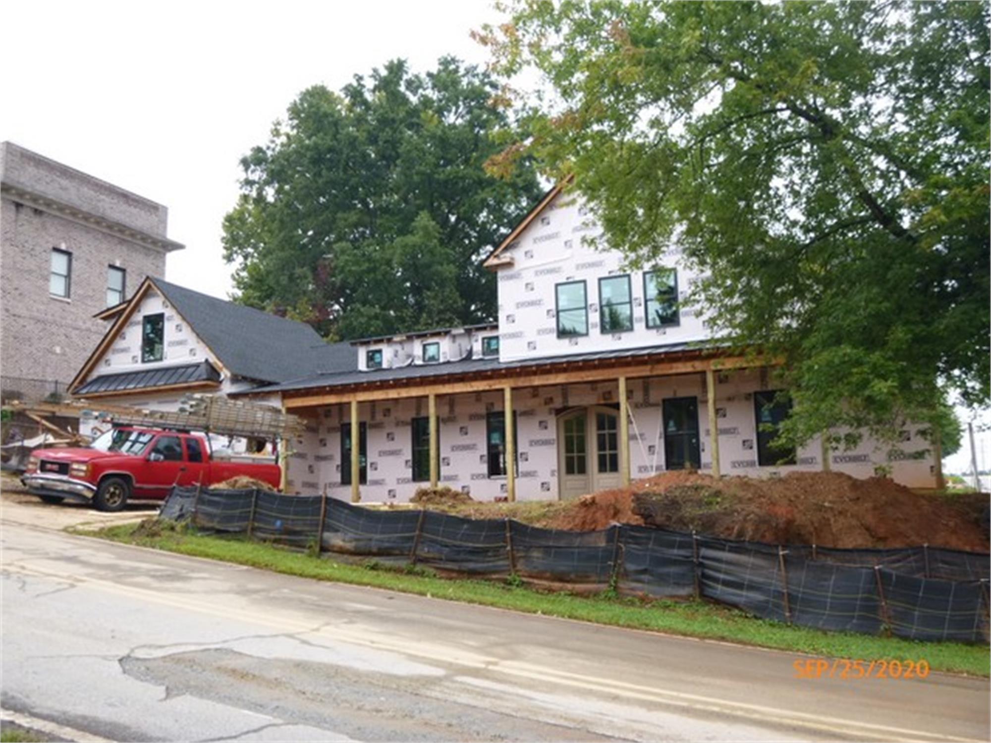 81 W Moreno St, Buford, GA 30518-3044