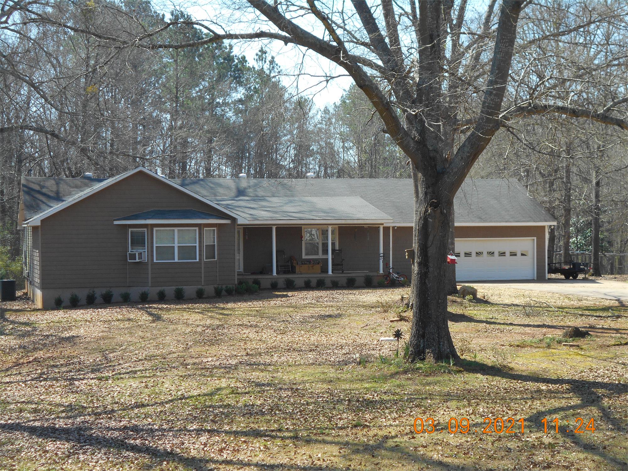 609 Vernon Ferry Rd, Lagrange, GA 30240-8972