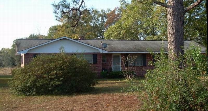1455 Cliff Seckinger Rd, Glennville, GA 30427-5243