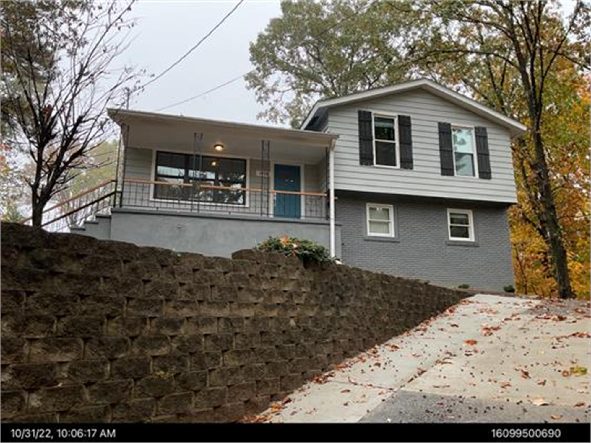 1056 Azalea Cir Ne, Marietta, GA 30062-3129