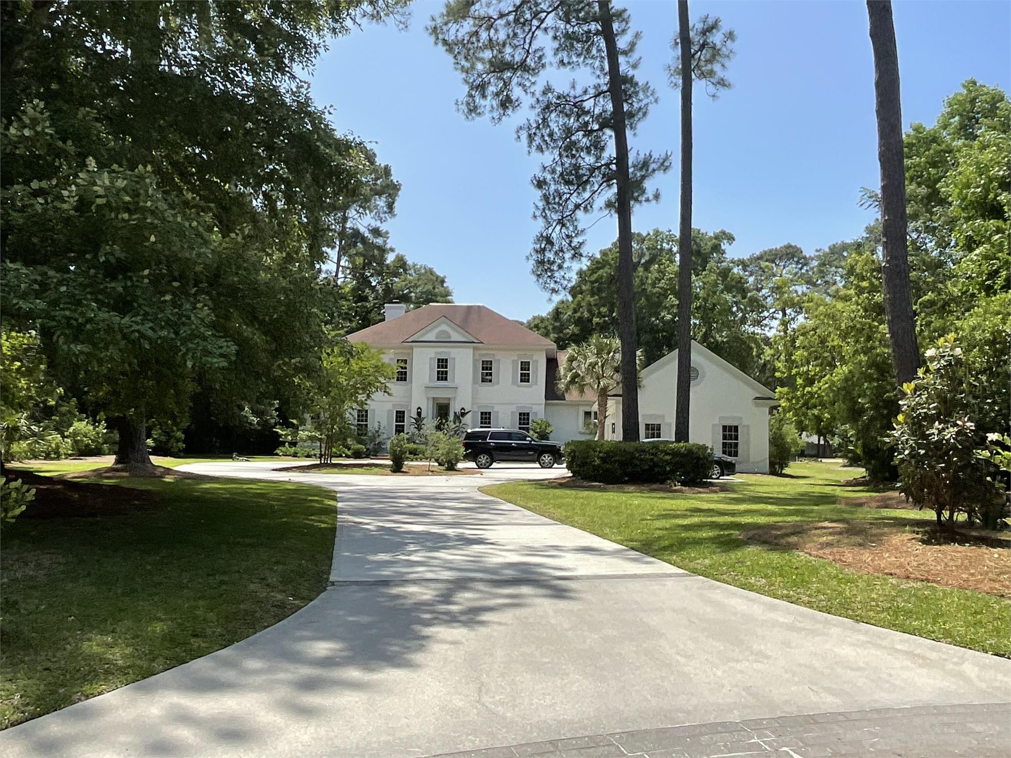 4 Anderson Ct, Savannah, GA 31411-2889