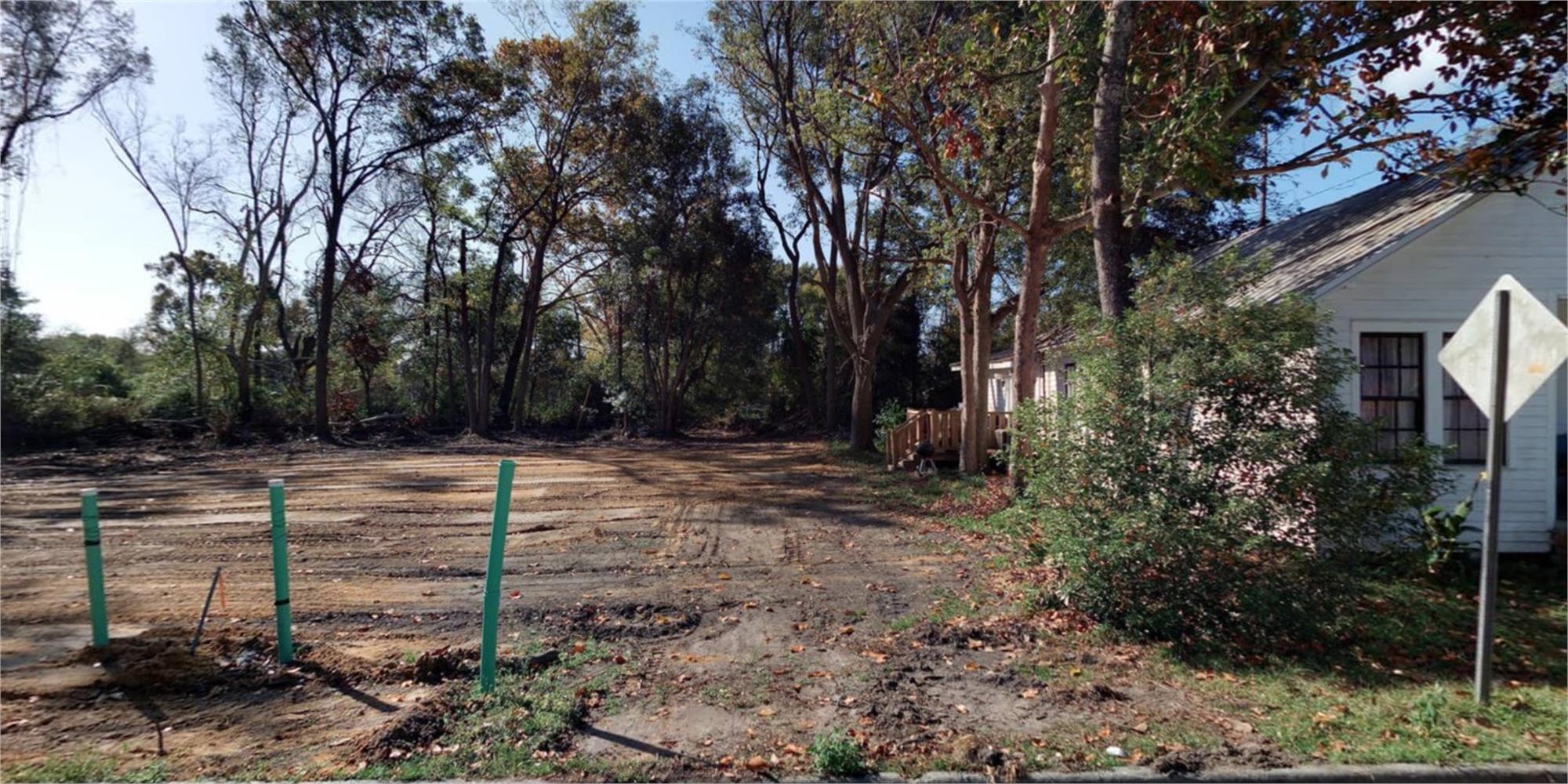 1913 Essex Ave, Savannah, GA 31405-1422