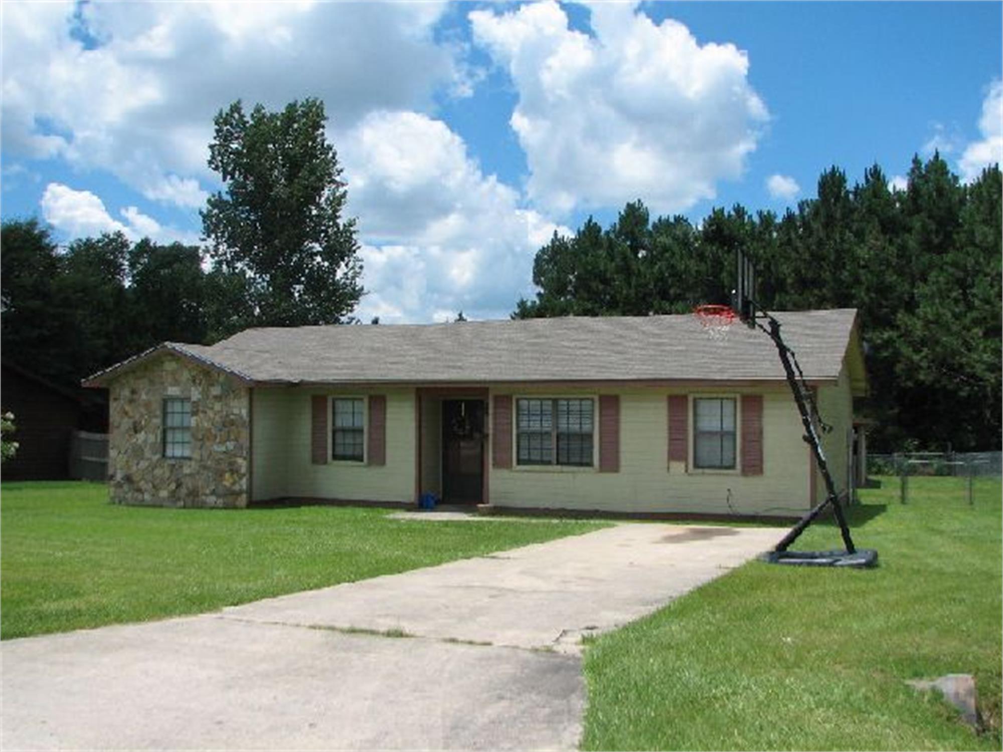 3228 Johnson Lake Dr, Valdosta, GA 31606-0659