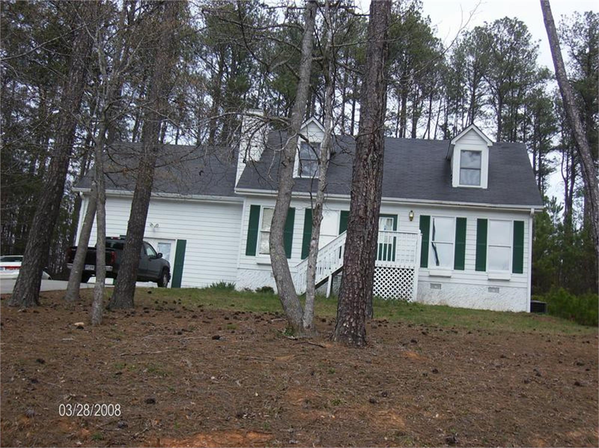 3035 Gum Creek Ln, Loganville, GA 30052-4299