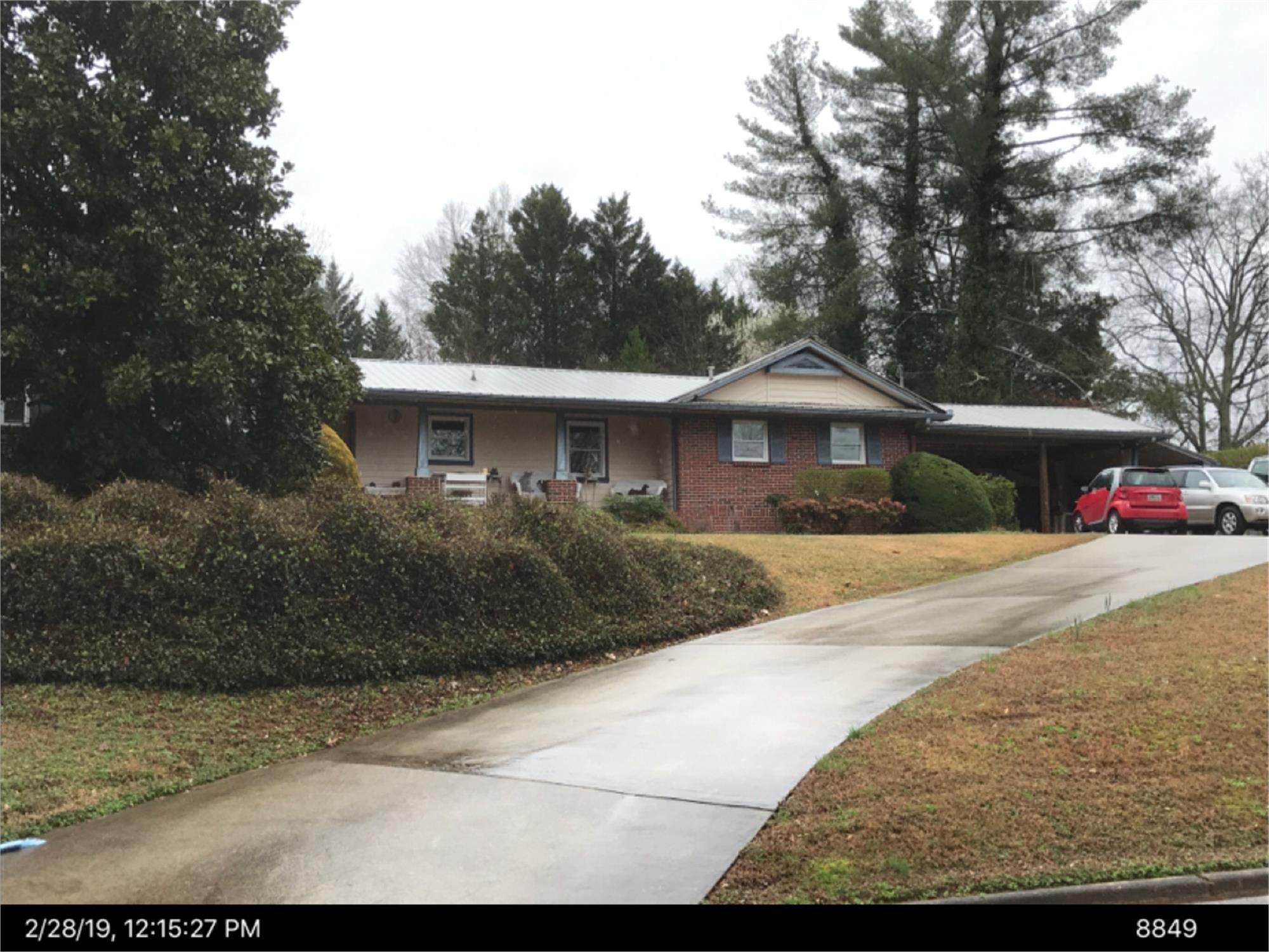 1503 Lakeshore Cir, Gainesville, GA 30501-1501
