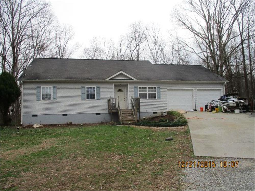 1084 New Hope Church Rd, Carrollton, GA 30117-8456