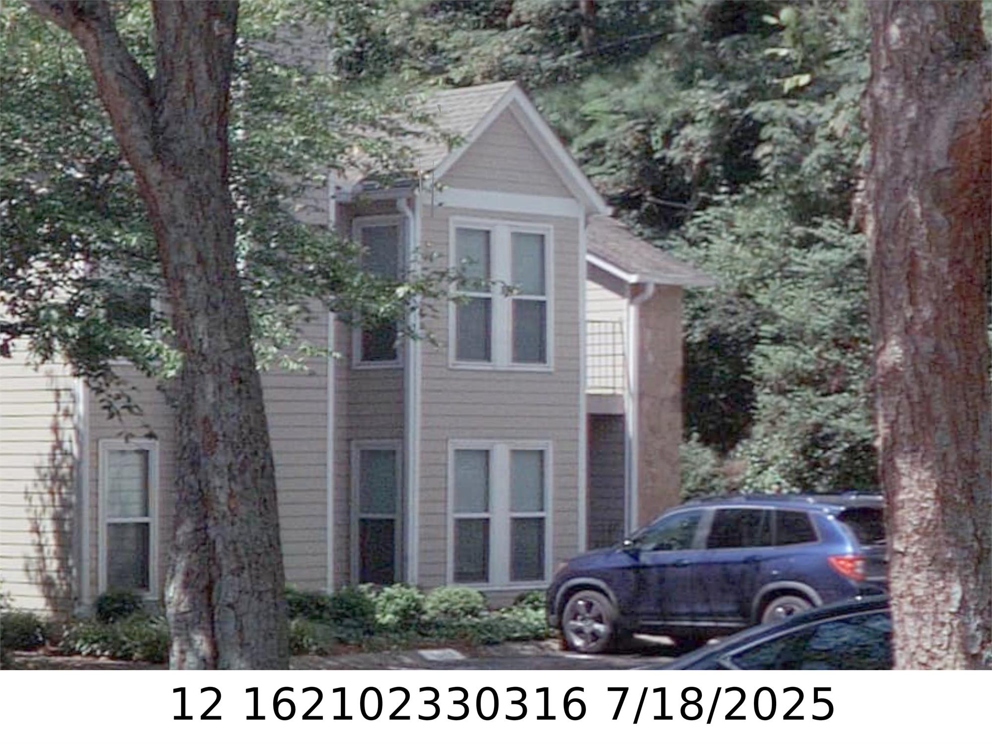1001 Lake Pointe Cir, Roswell, GA 30075-4753