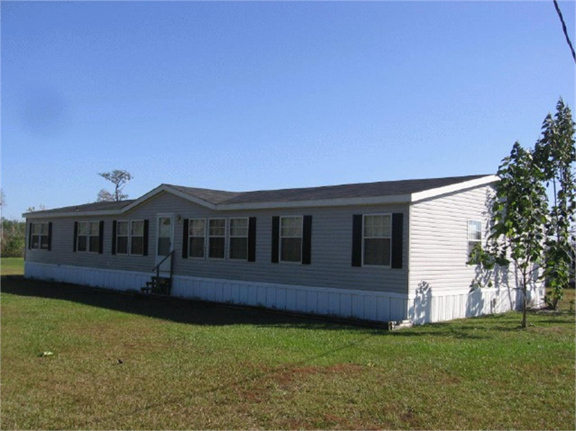 253 Honeysuckle Dr, Nahunta, GA 31553-3425