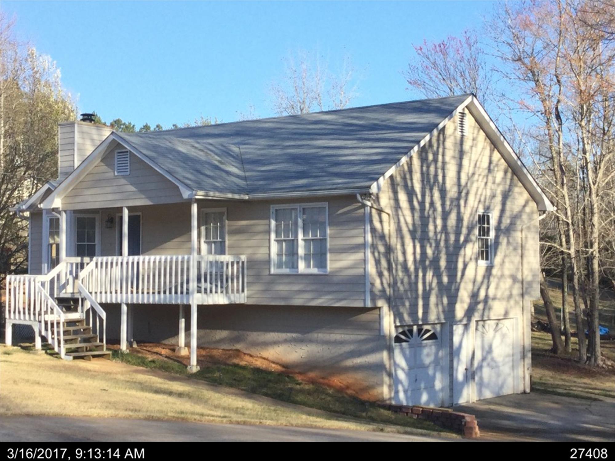 39 Doe Ln, Hiram, GA 30141-3617
