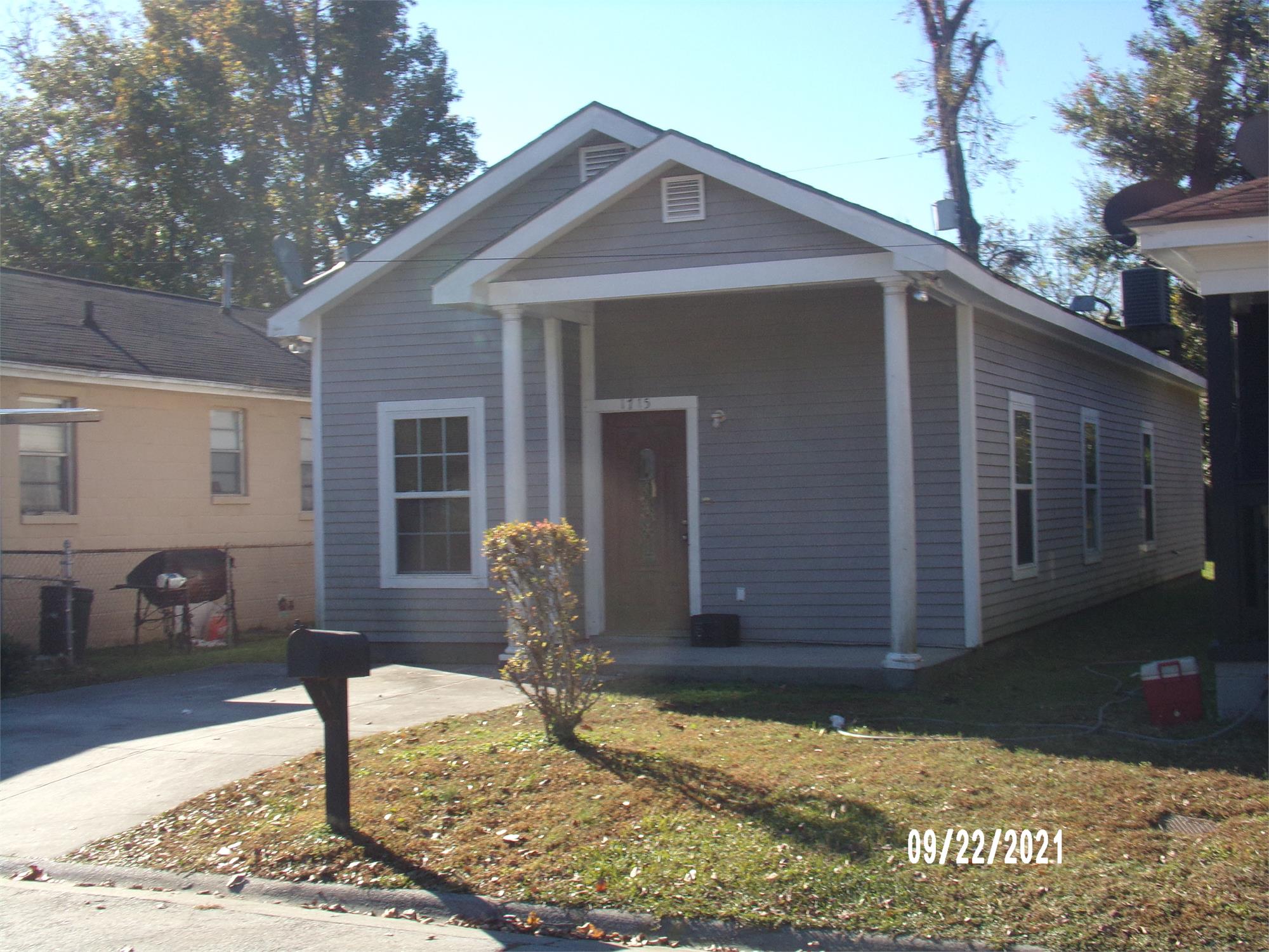 1715 Dunn St, Savannah, GA 31415-1715