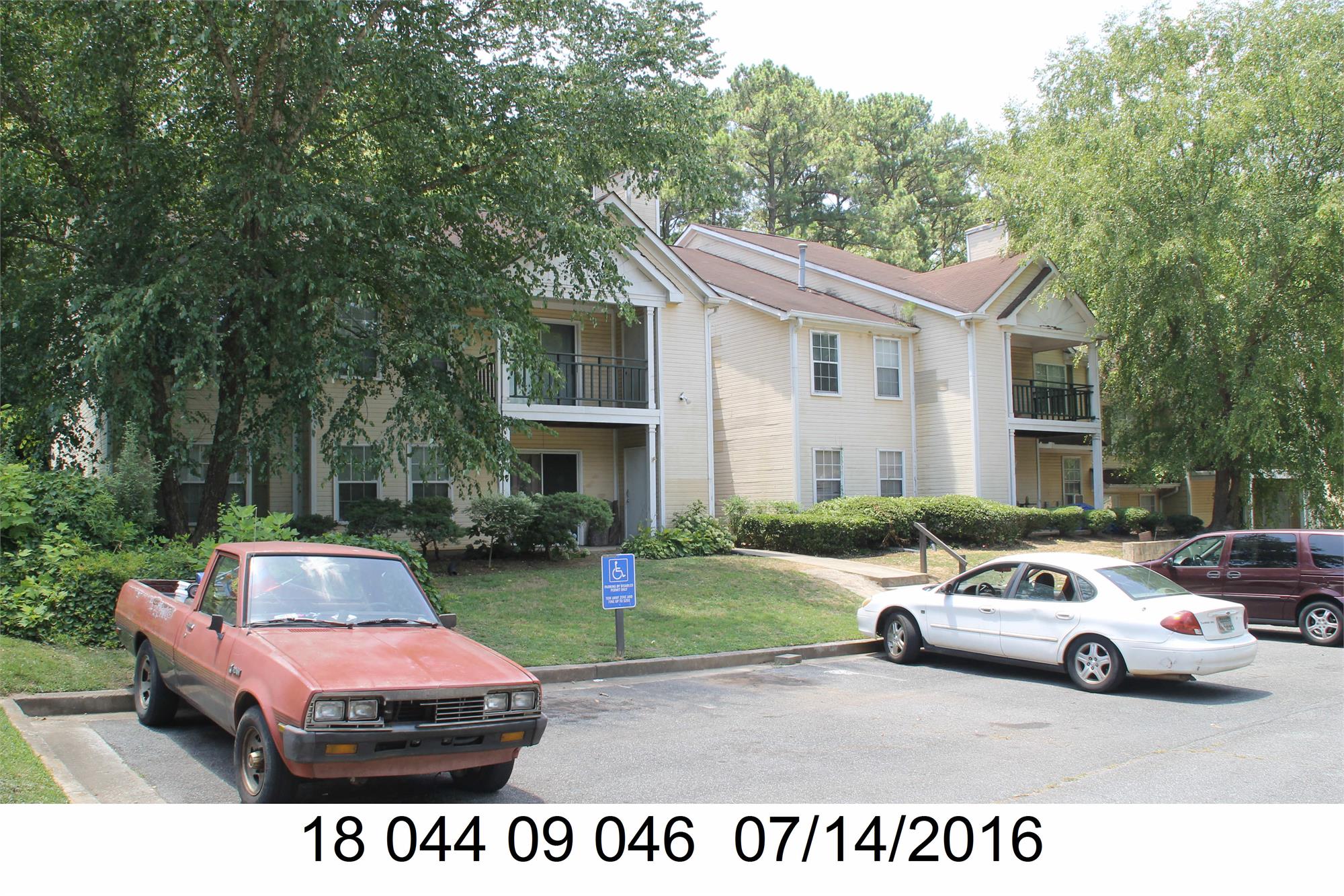 512 Ridgecreek Dr, Clarkston, GA 30021-2052