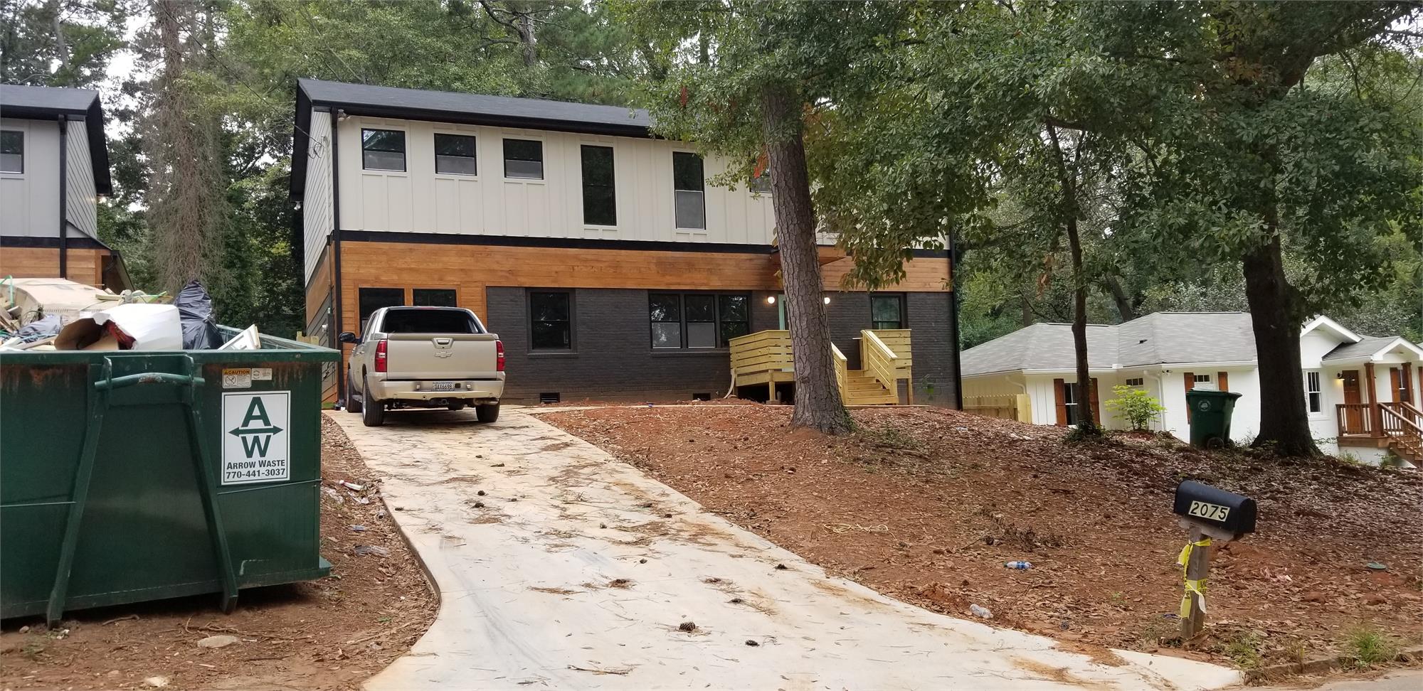2075 Holly Hill Dr, Decatur, GA 30032-5526