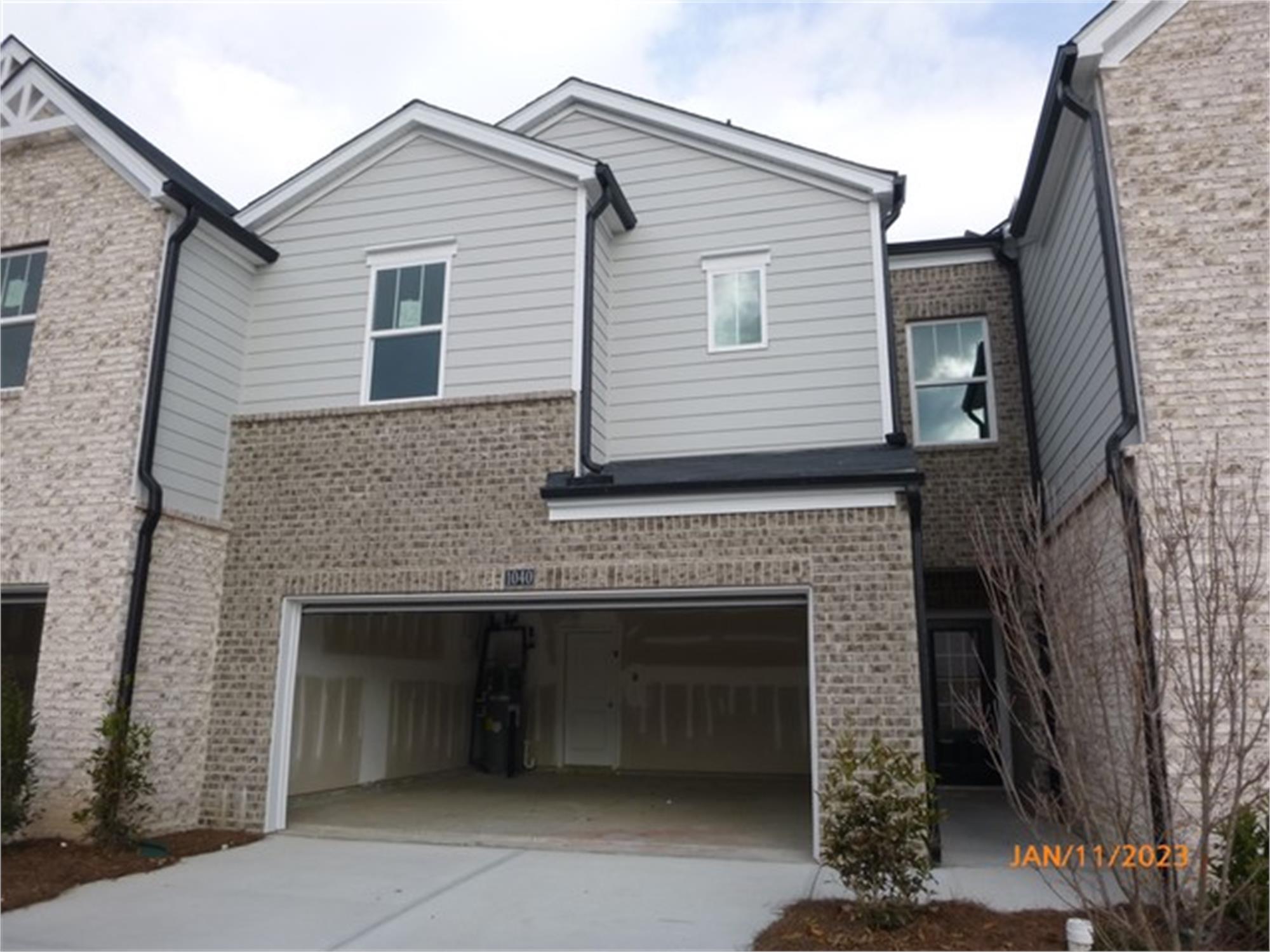 1040 Sunny Lake Dr, Lawrenceville, GA 30043-4539