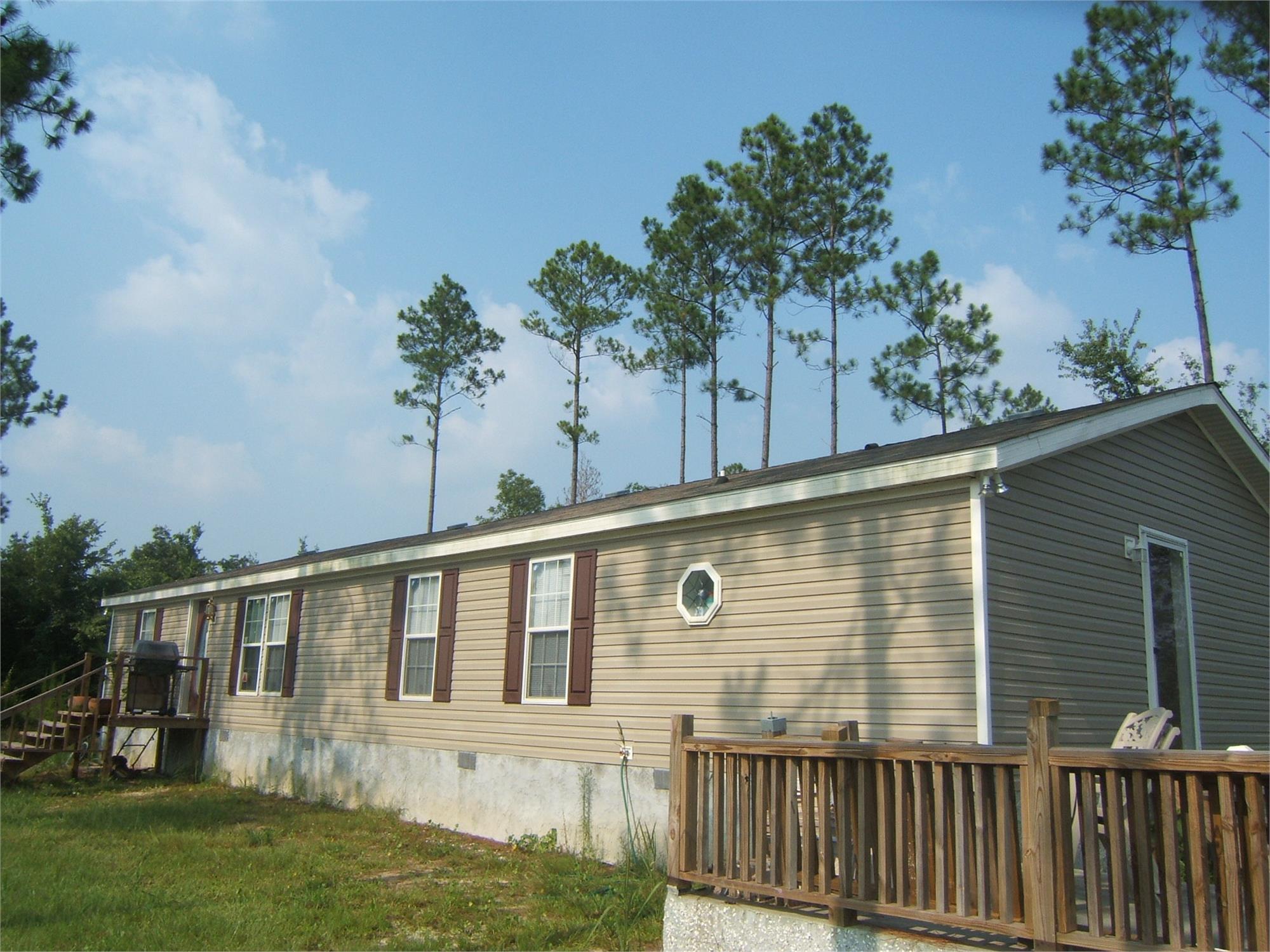140 Burton St, Nahunta, GA 31553-2538