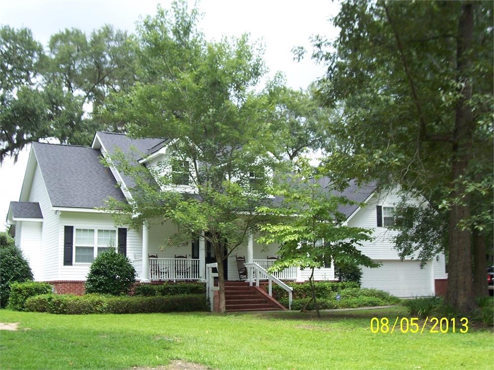 115 Sterling Woods Dr, Richmond Hill, GA 31324-4343