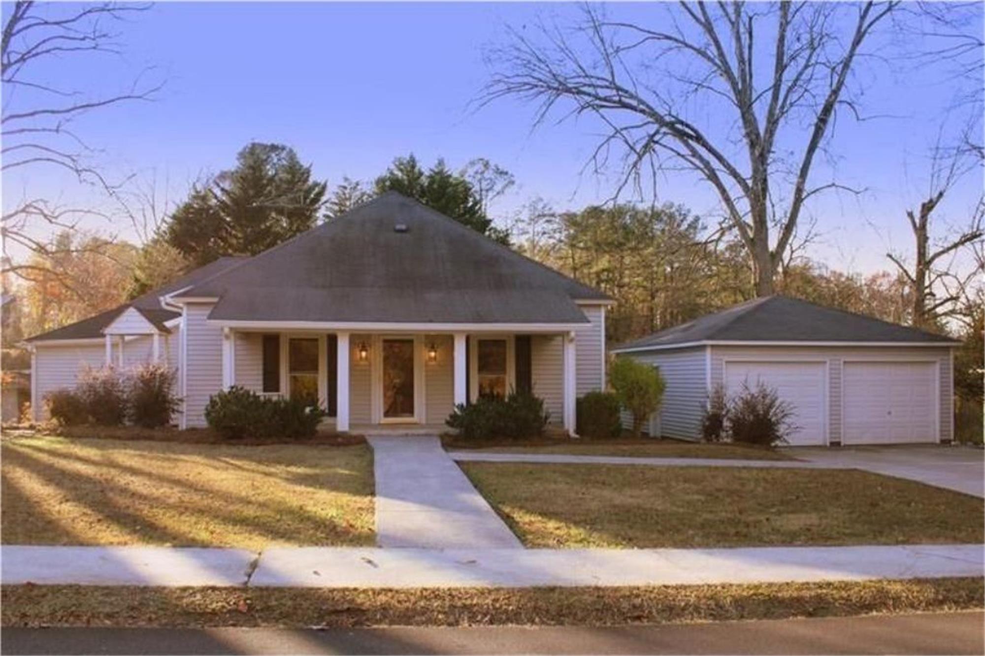 942 S Station St, Tate, GA 30177-2559