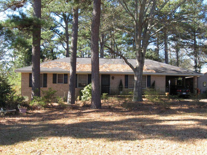 109 Forest Wood Dr, Griffin, GA 30223-6442