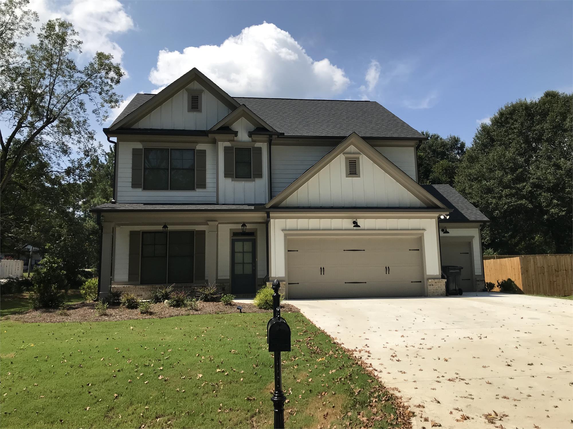 225 Borders St, Jefferson, GA 30549-1331