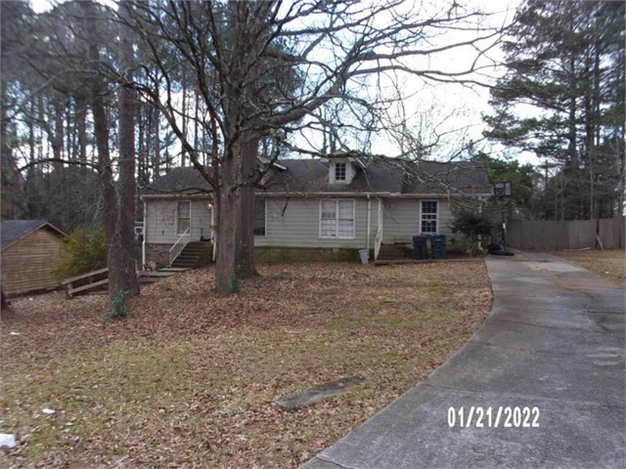 897 Martin Heights Dr, Lawrenceville, GA 30044-3501