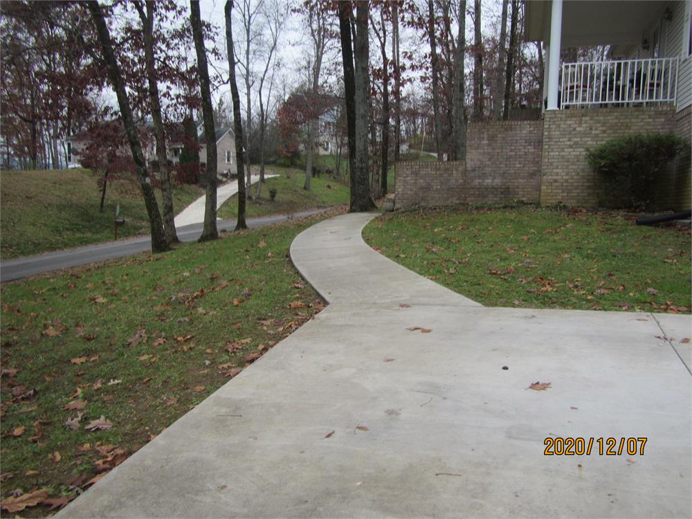 107 Lake Dr, Trenton, GA 30752-4672