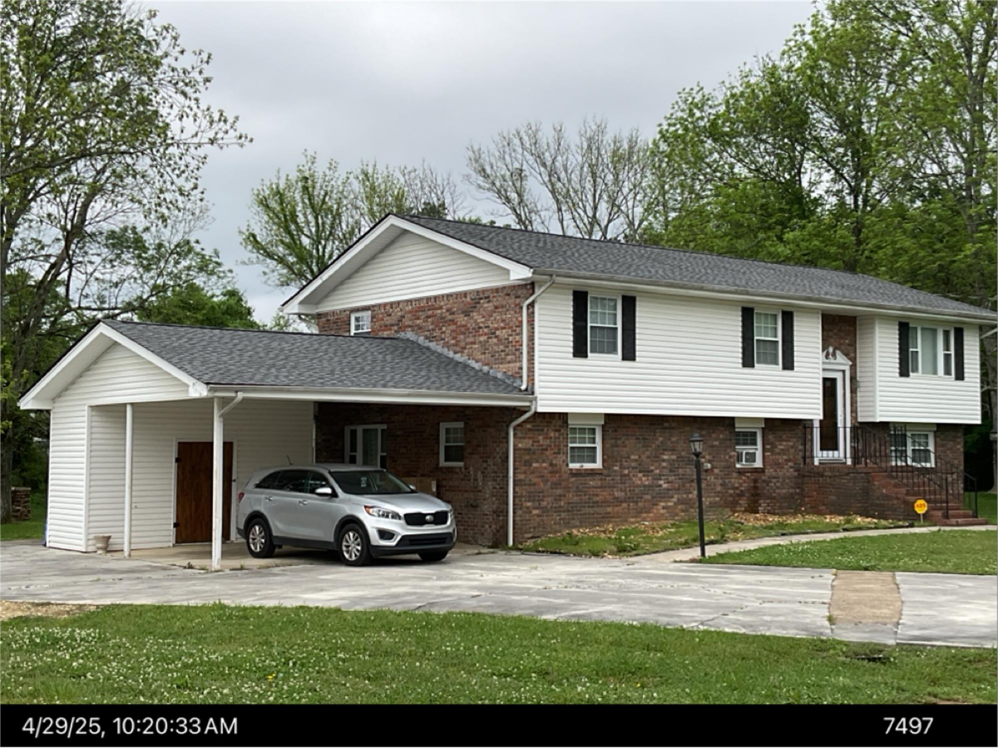 77 Kimberly Ln, Rossville, GA 30741-4823