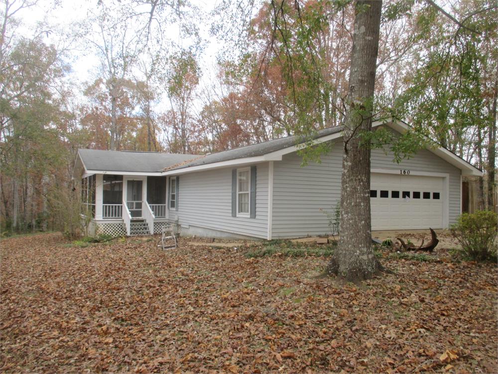 160 Hickory Cir, West Point, GA 31833