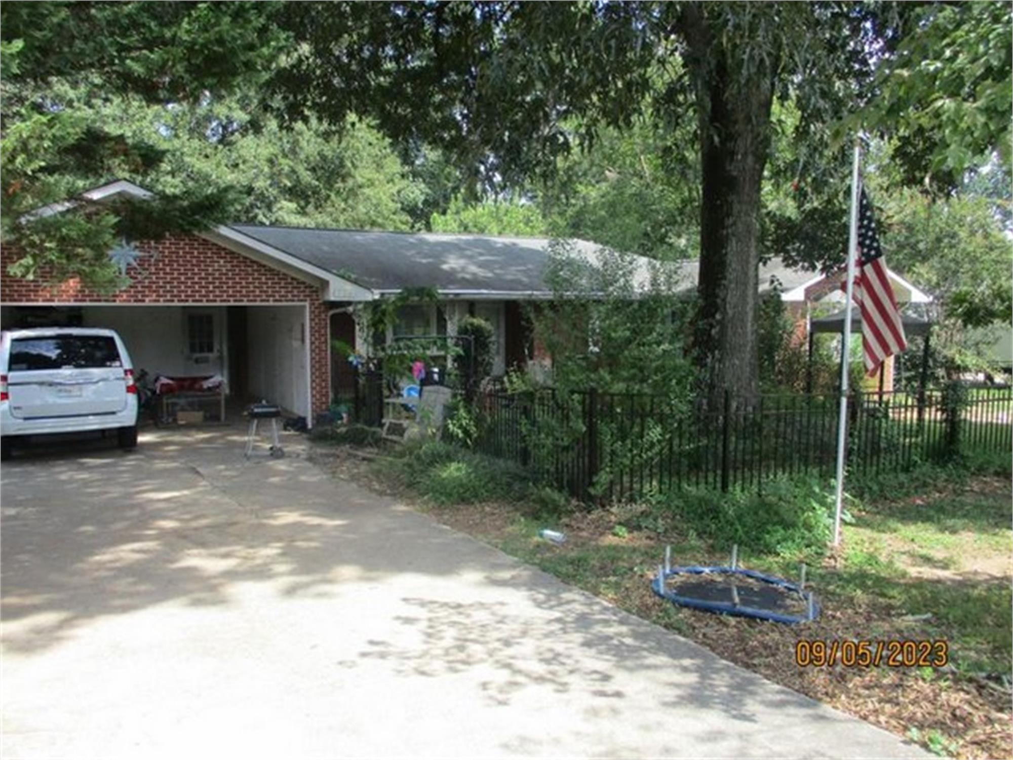 726 Kenneth Ln, Norcross, GA 30093-5130