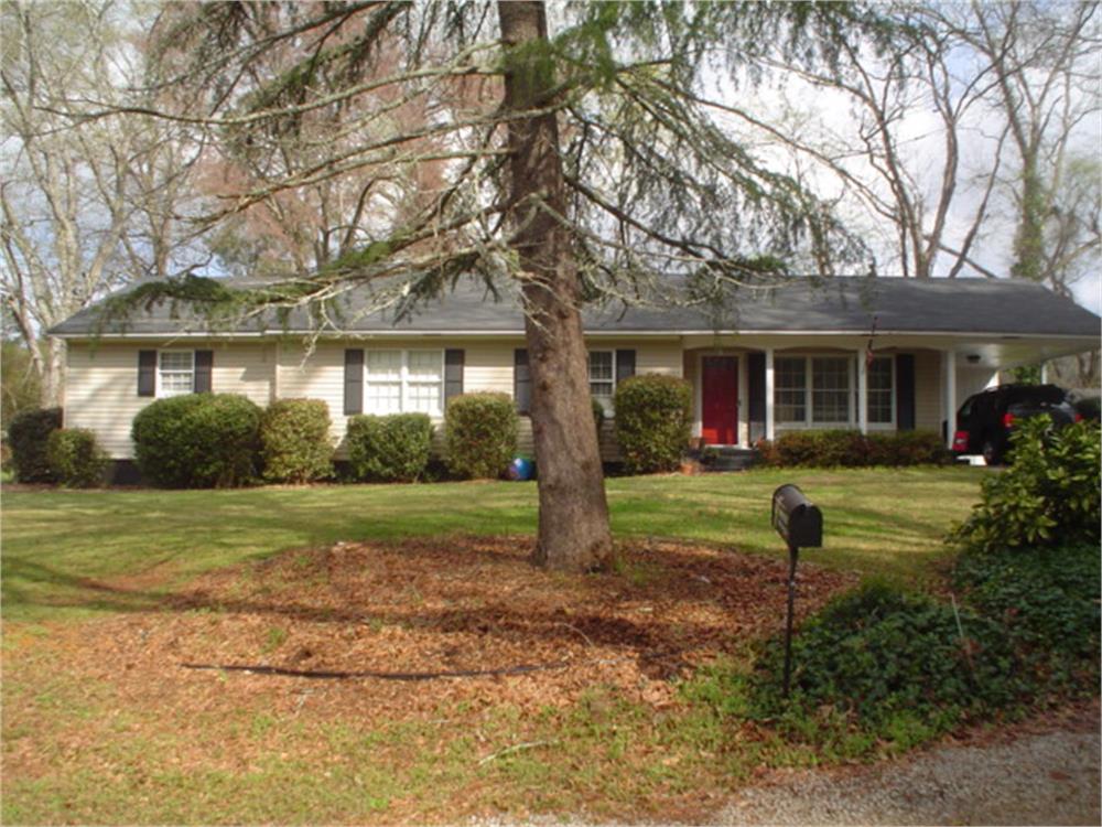 109 W Cherry Ln, Eatonton, GA 31024-1643