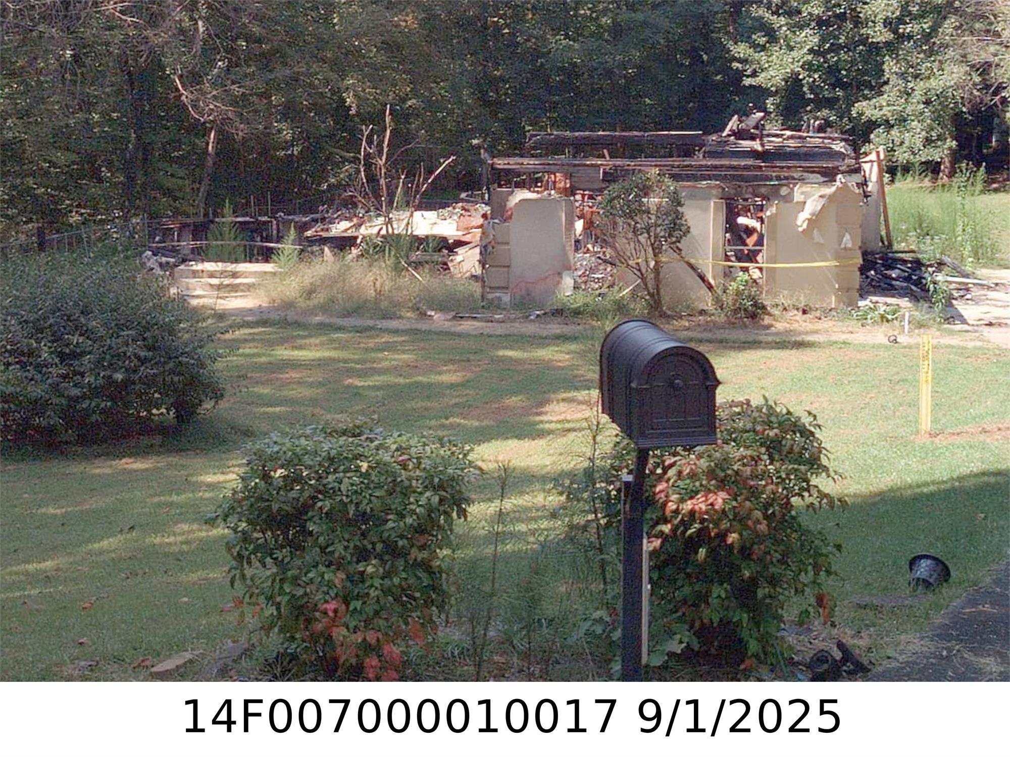 195 Old Fairburn Close Sw, Atlanta, GA 30331-7926