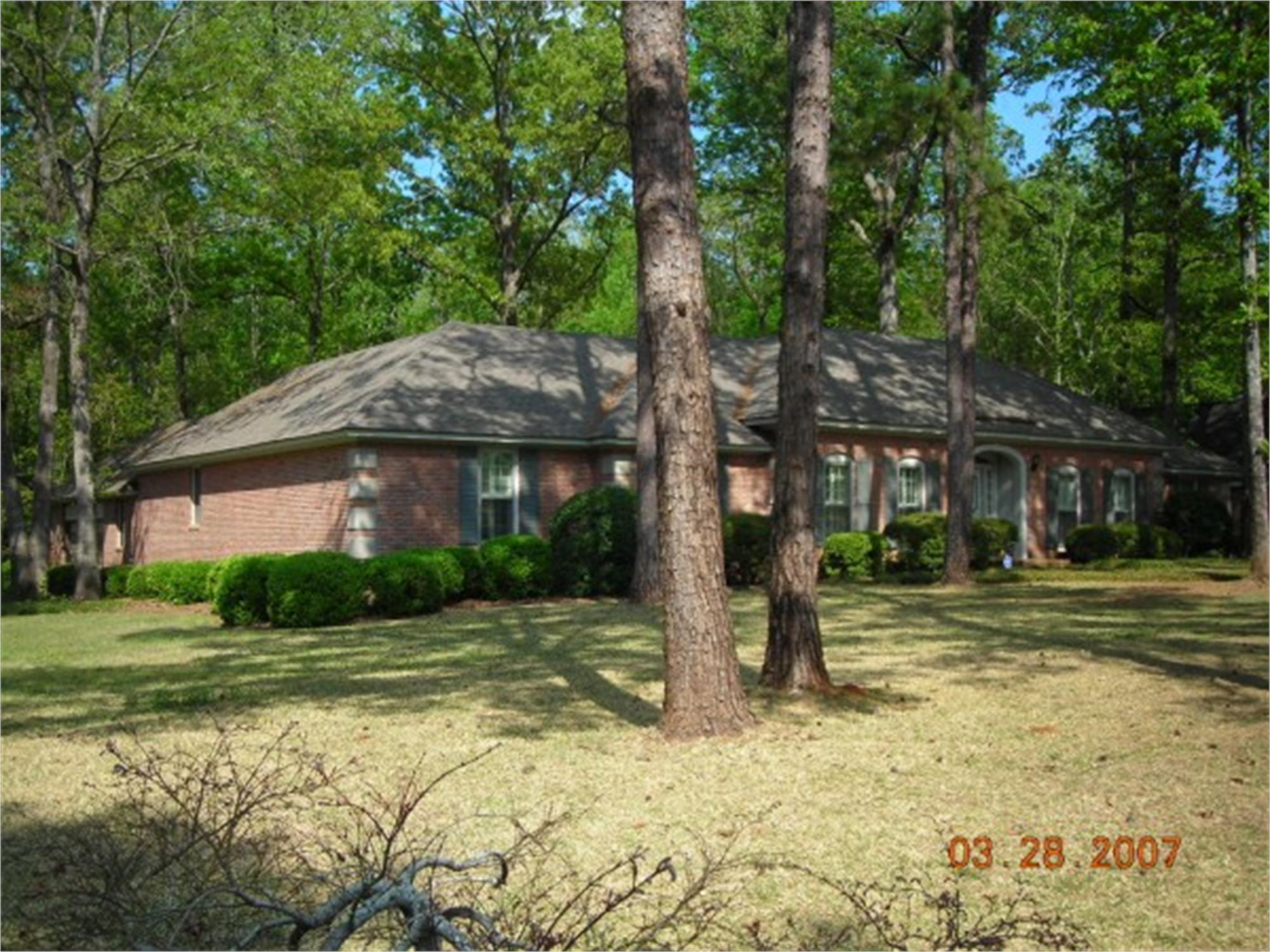 2209 W Doublegate Dr, Albany, GA 31721-9227