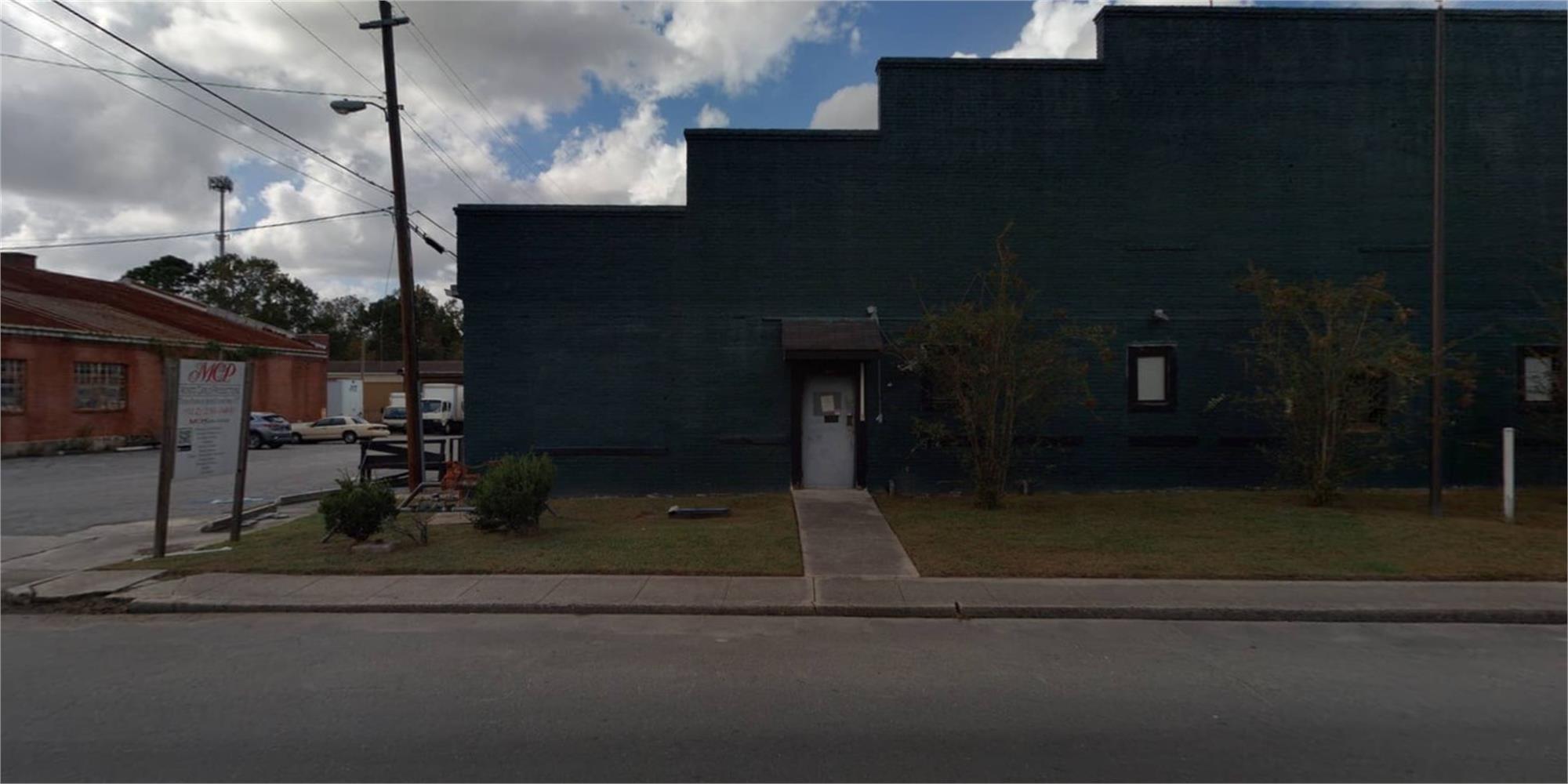 309 Stiles Ave, Savannah, GA 31415-3106