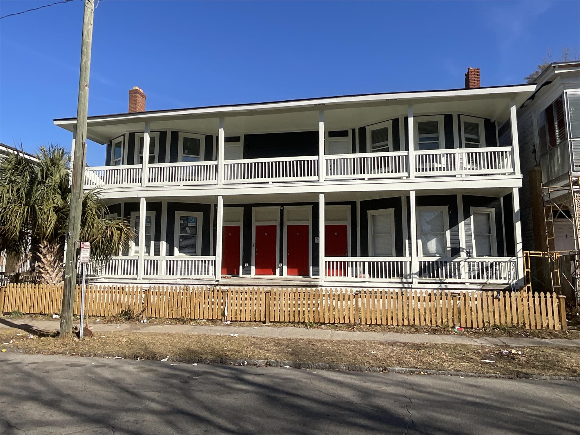 520 W 39th St, Savannah, GA 31415-8445