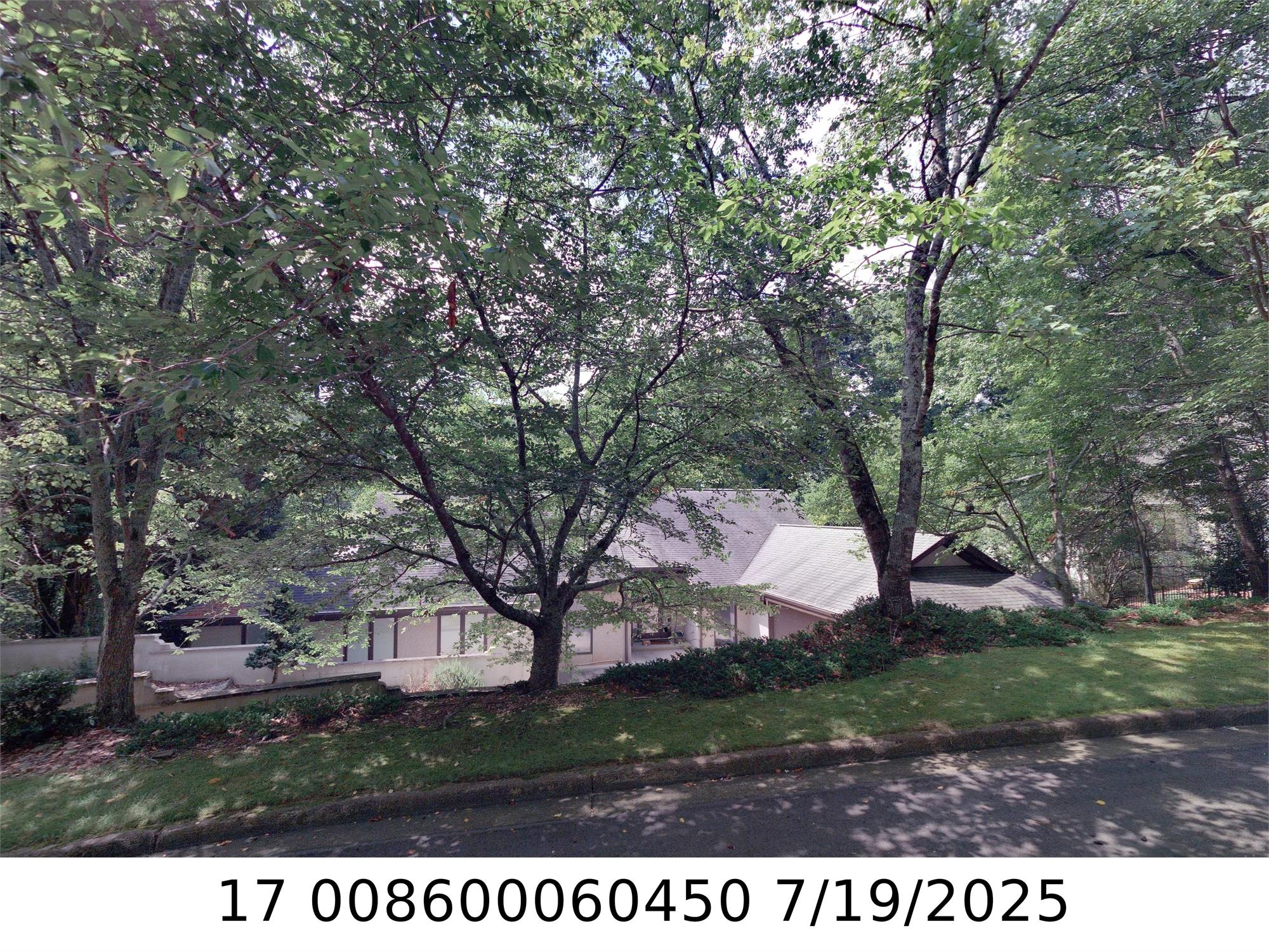 130 Hidden Falls Ln, Atlanta, GA 30328-1960