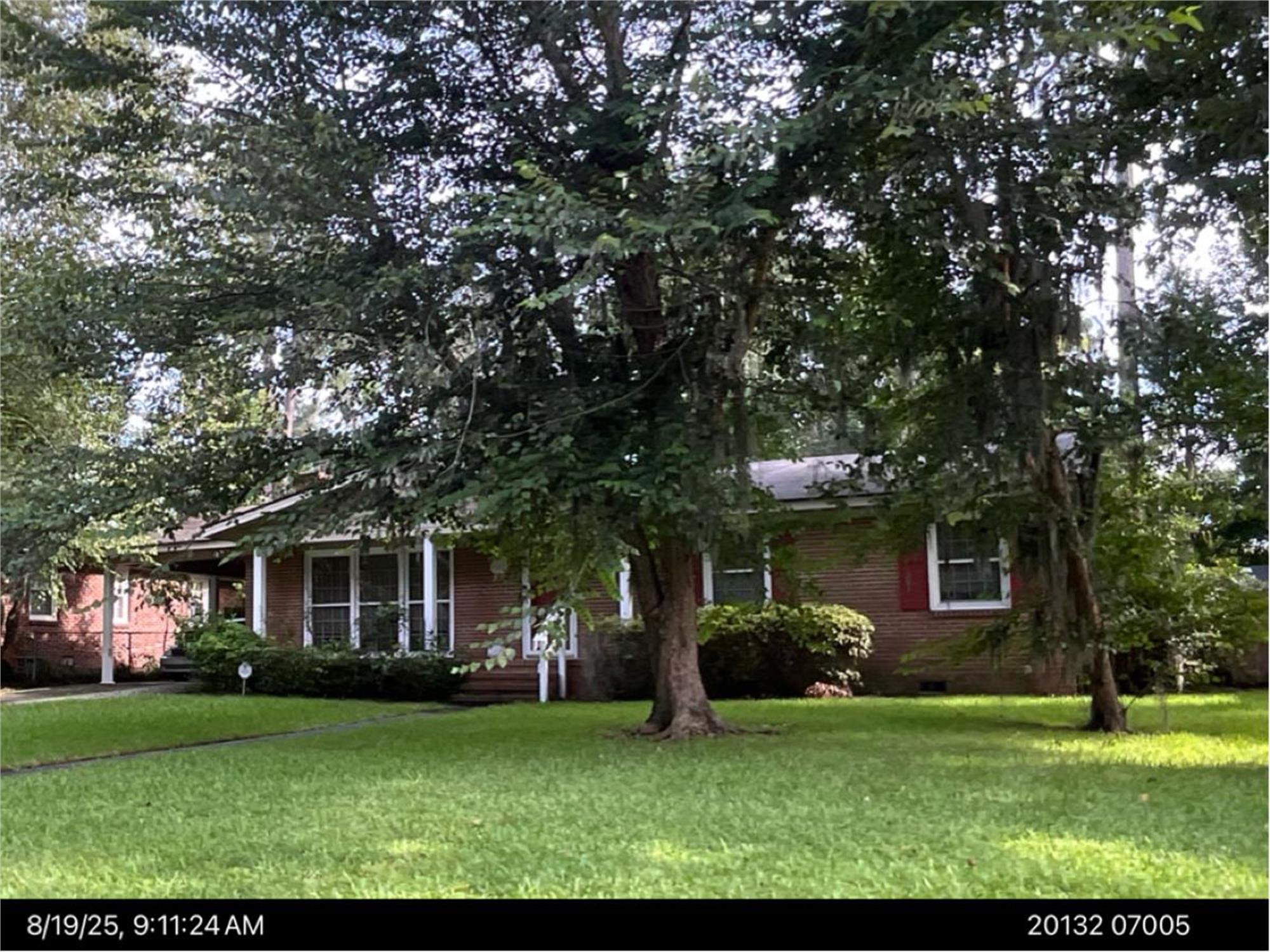608 Early St, Savannah, GA 31405-5441