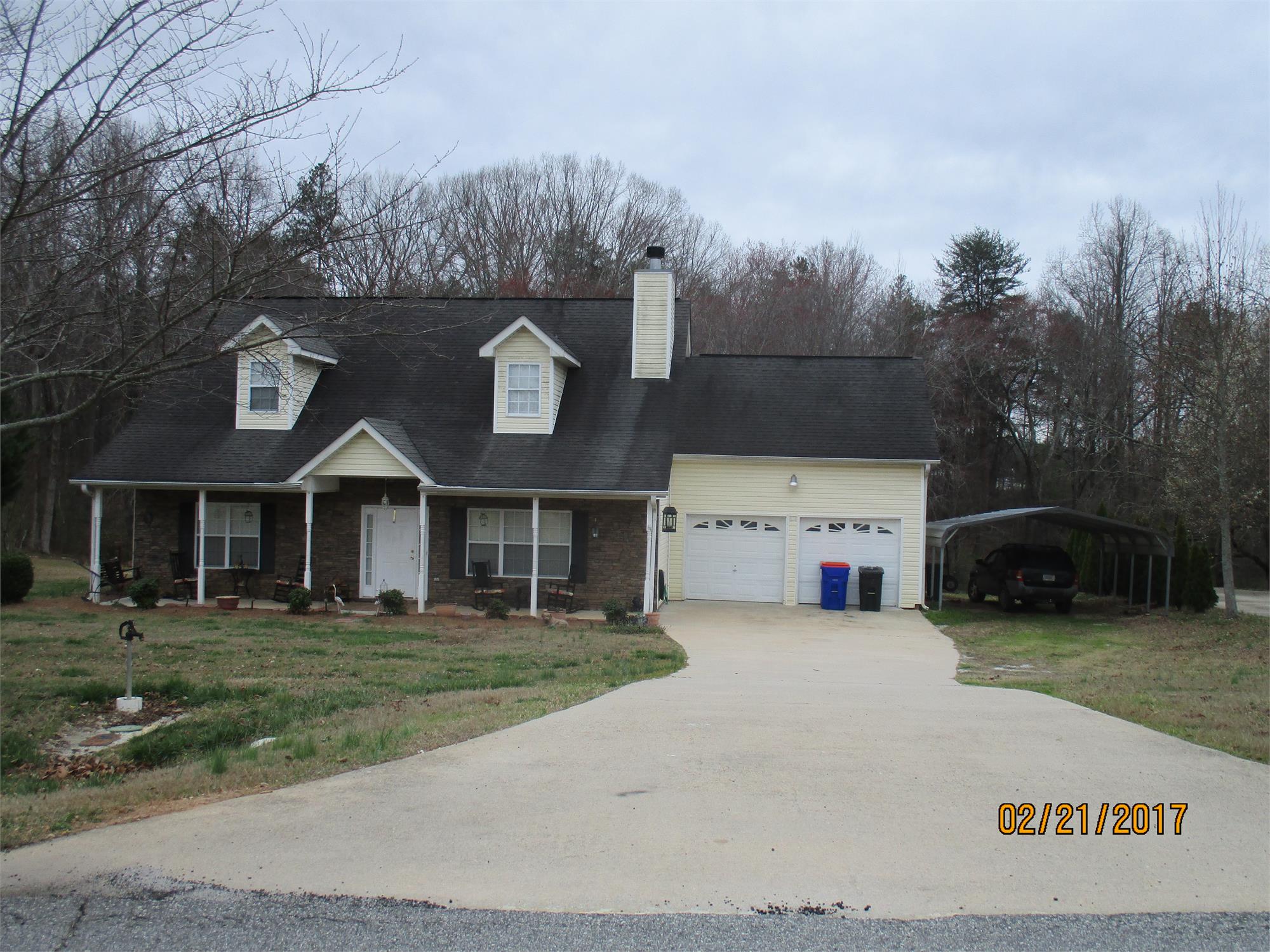 6217 Green Mountain Ln, Clermont, GA 30527-1746