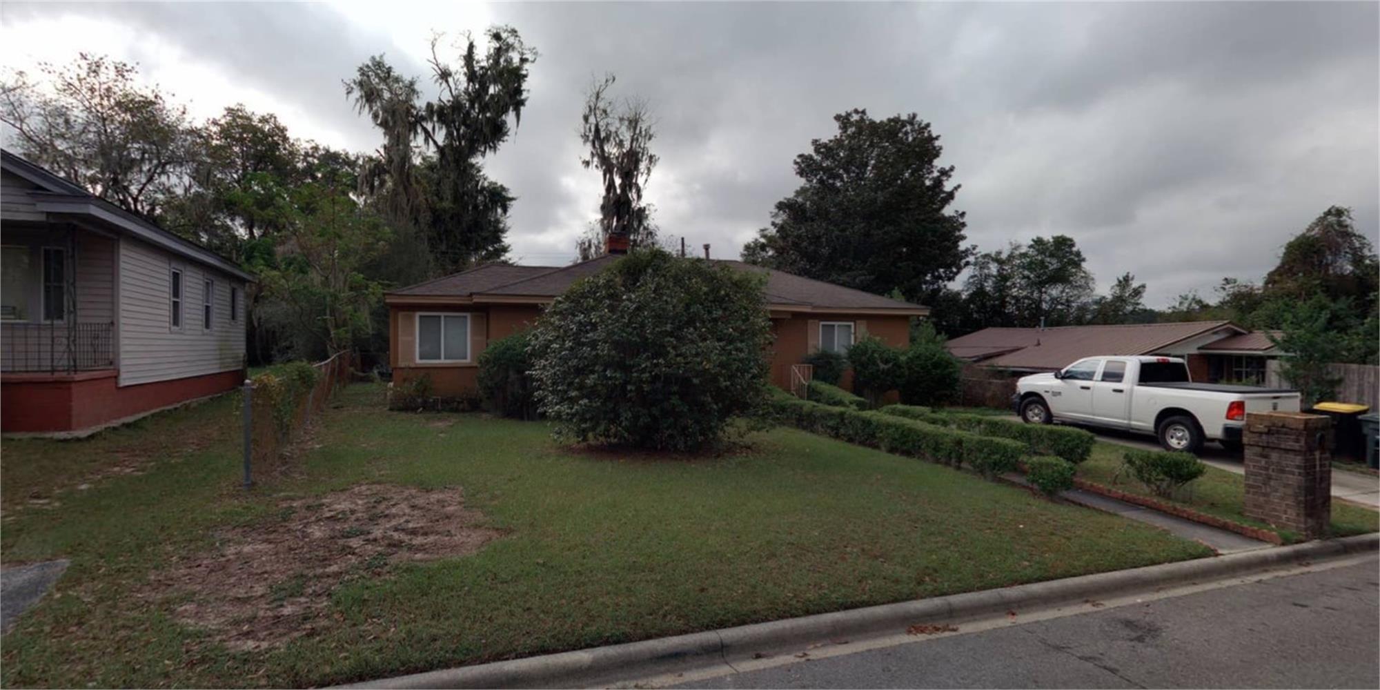707 W 60th St, Savannah, GA 31405-3161
