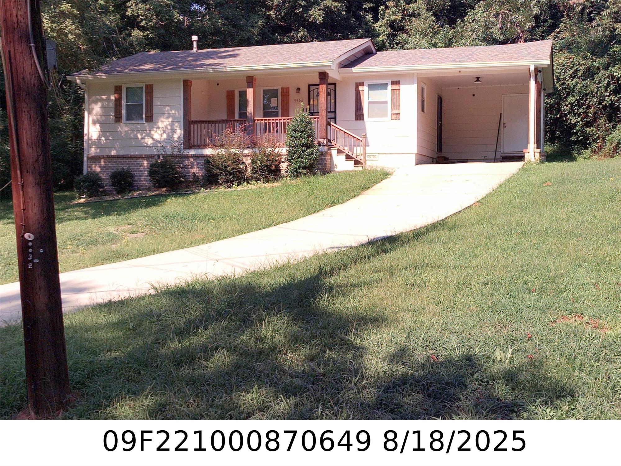5552 Lakeside Dr, Union City, GA 30291-1320