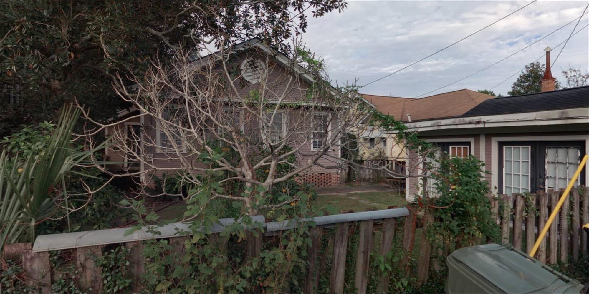 205 E 52nd St, Savannah, GA 31405-3404