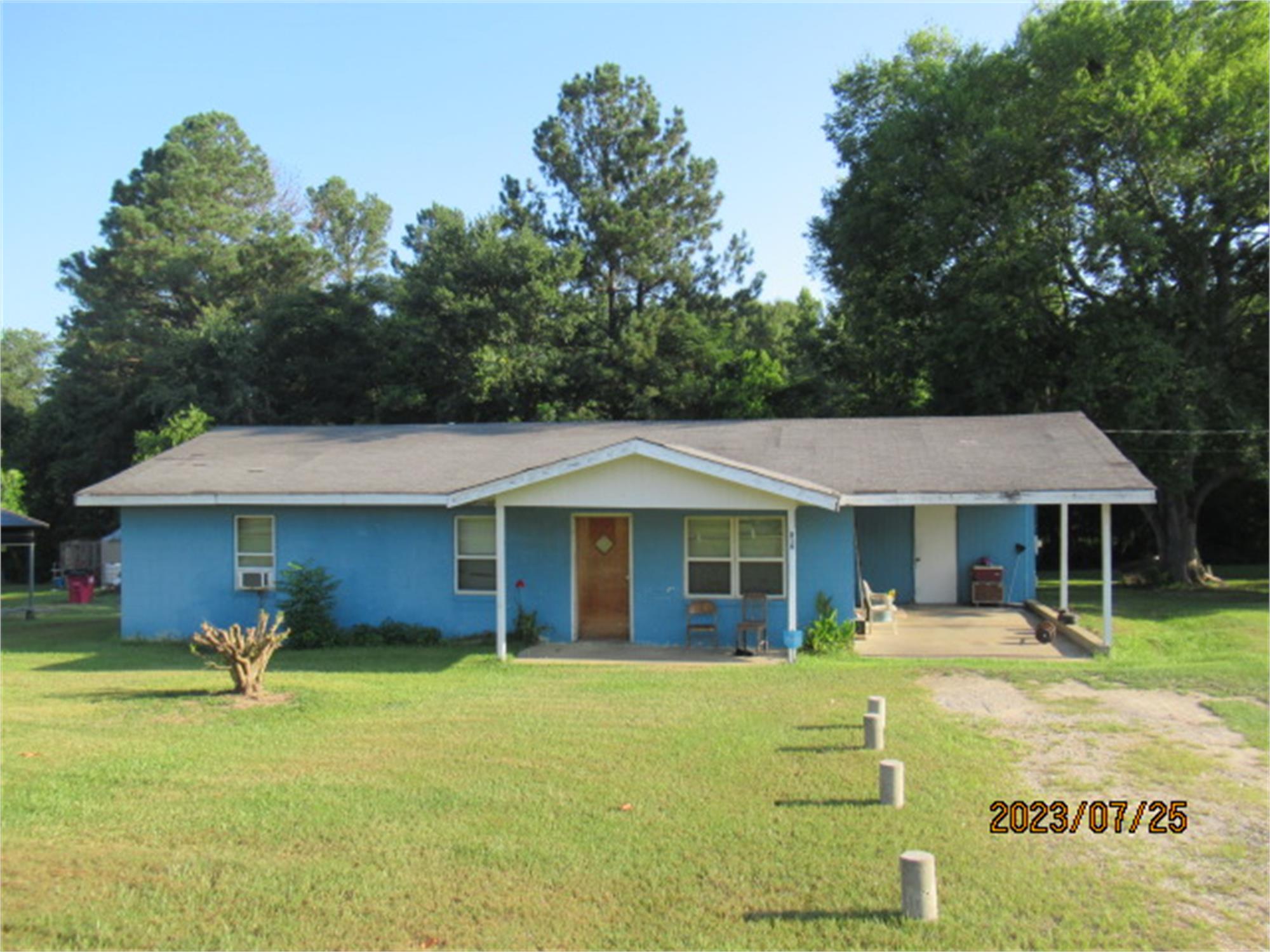819 Hagan Cir, Tennille, GA 31089-4208
