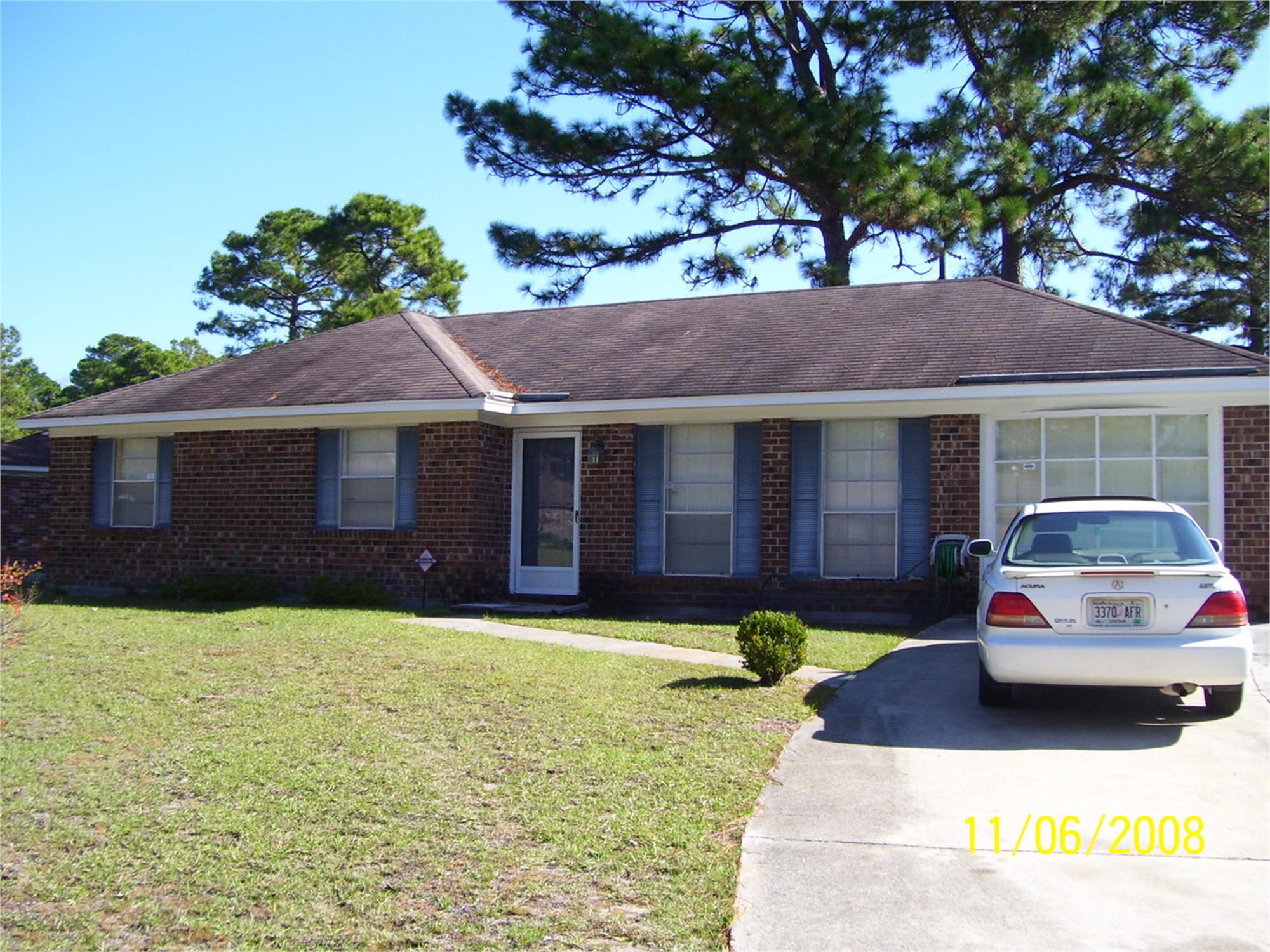 16 Robin Hood Dr, Savannah, GA 31406-3005