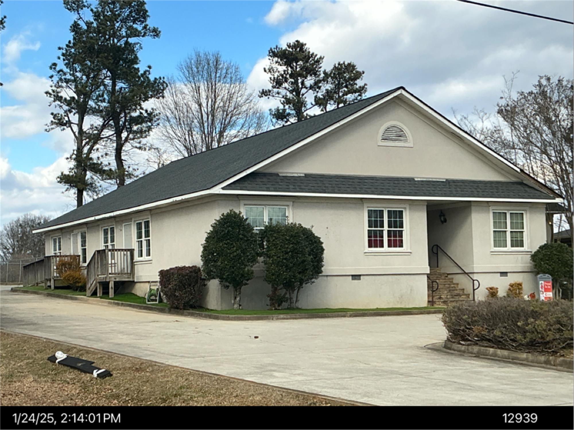 3723 Robinson Dr, Oakwood, GA 30566-3401