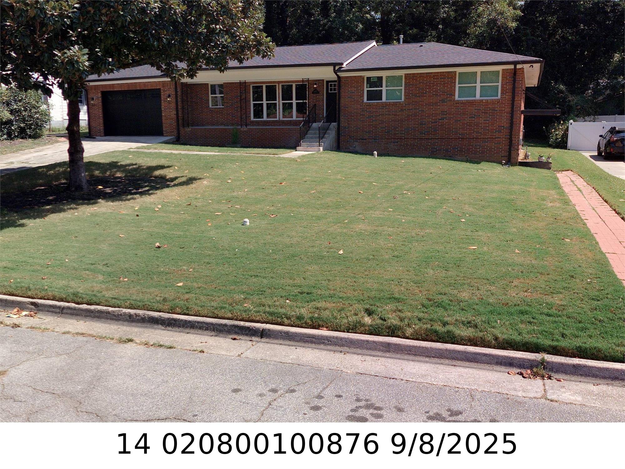 649 Ozburn Rd Nw, Atlanta, GA 30318-6125