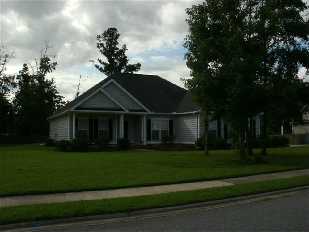 54 Misty Dr, Richmond Hill, GA 31324-5066