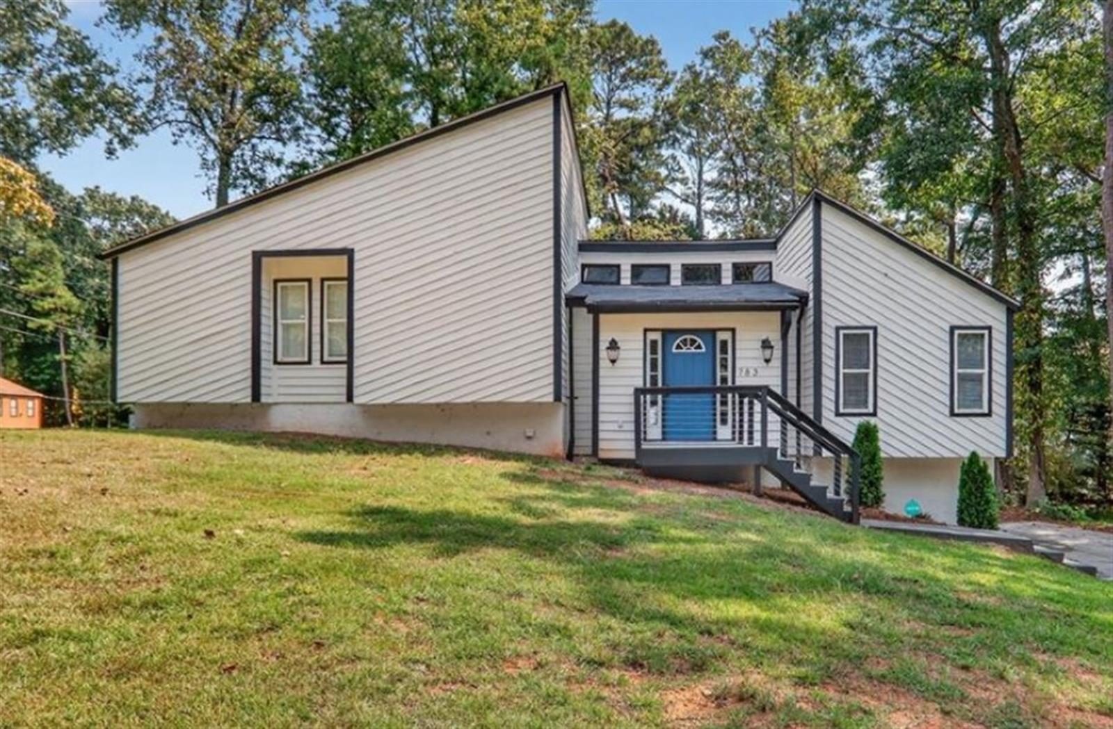 783 Lost Creek Cir, Stone Mountain, GA 30088-2122