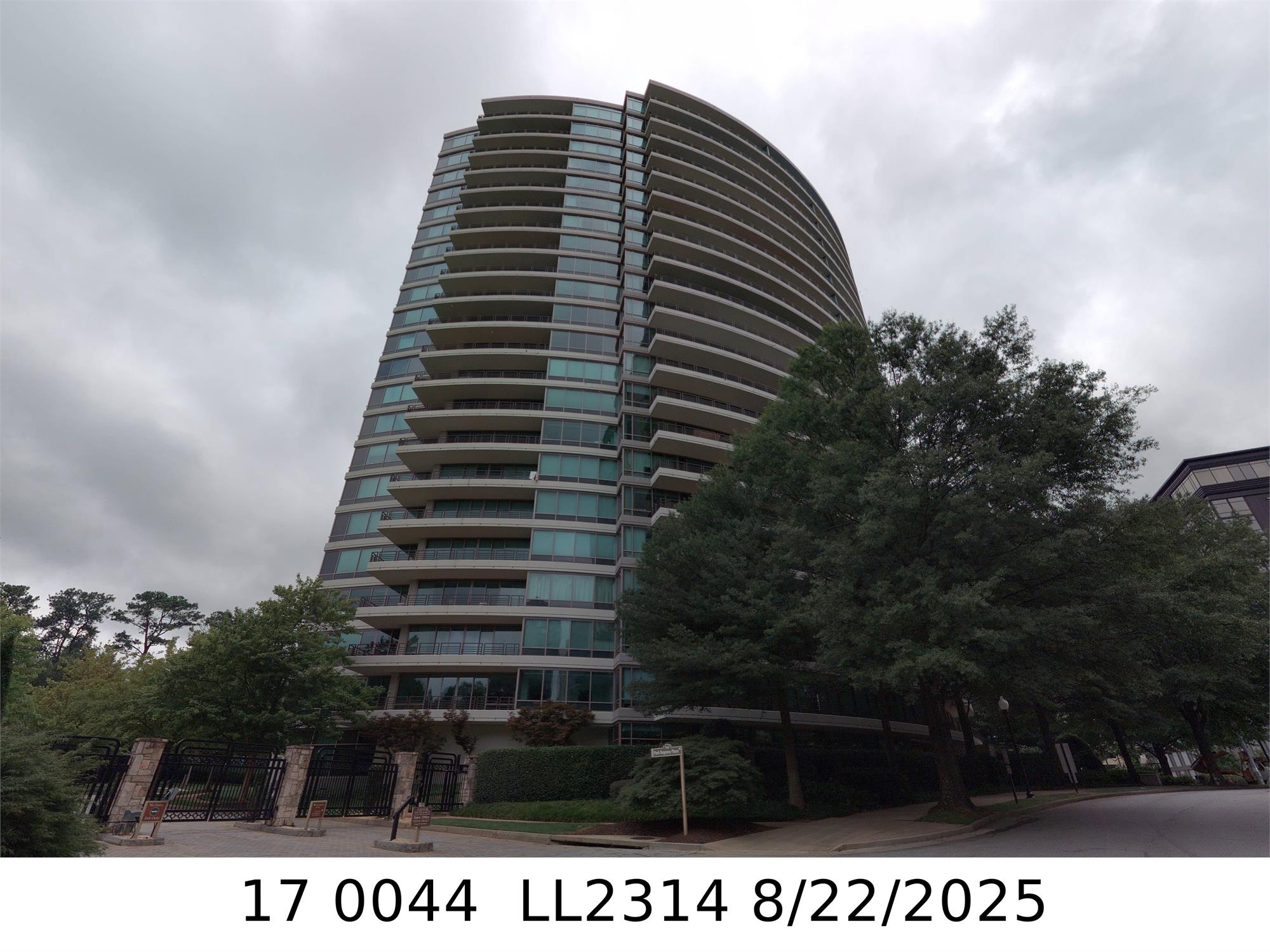 700 Park Regency Pl Ne, Atlanta, GA 30326-1271
